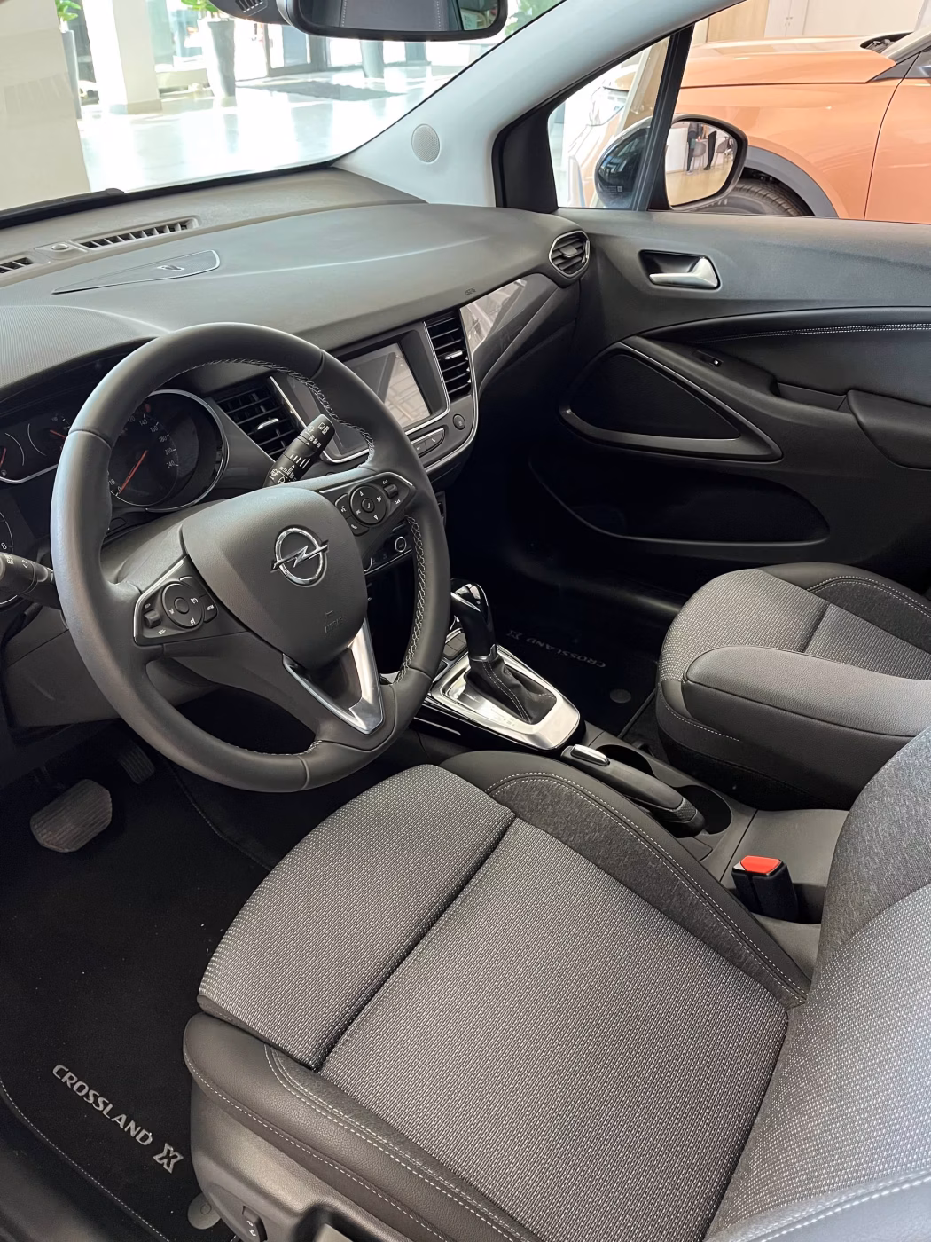 Opel Crossland X фото 3