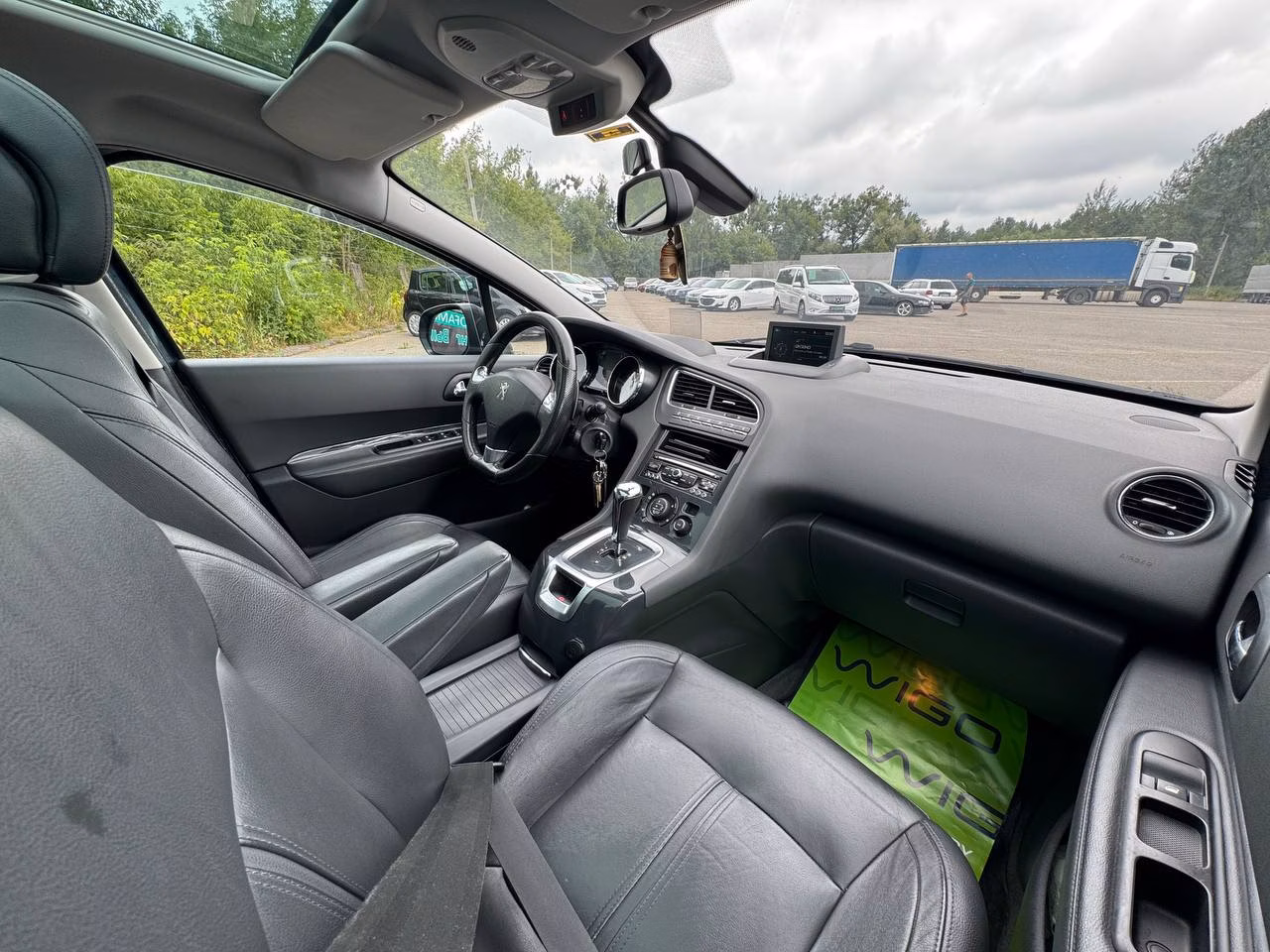 Peugeot 5008 фото 18