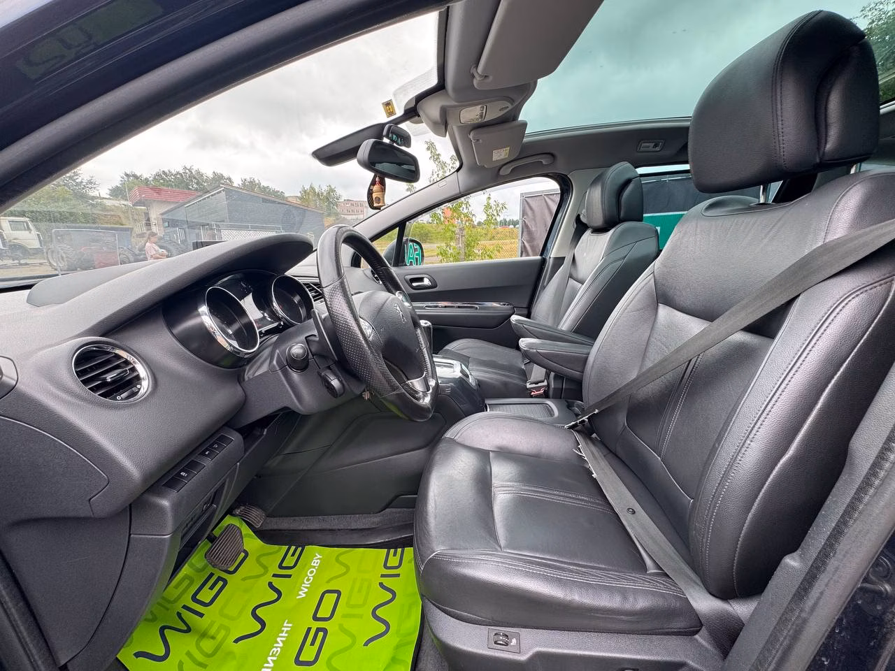 Peugeot 5008 фото 10