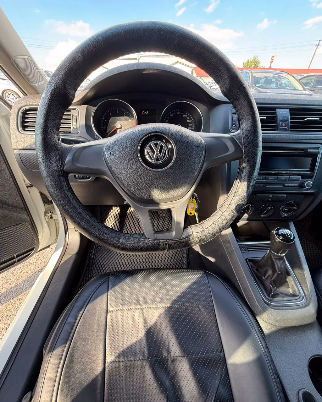 Volkswagen Jetta фото 10