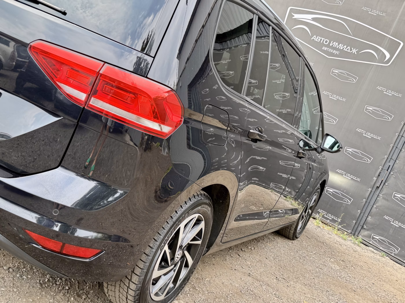 Volkswagen Touran фото 11