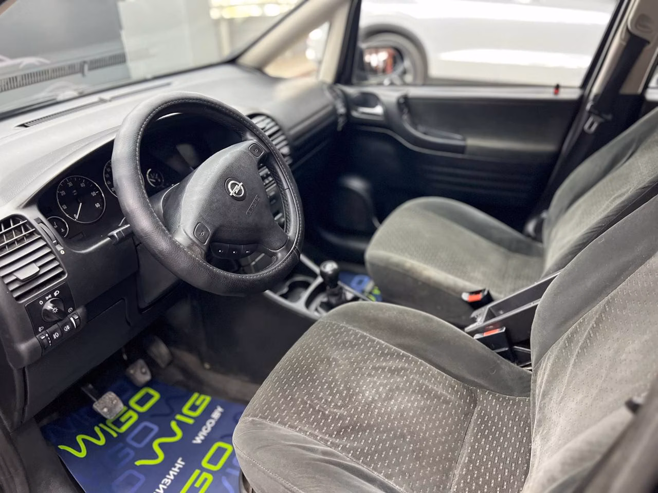 Opel Zafira фото 7