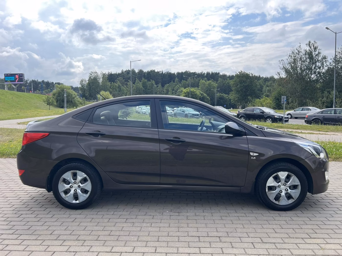 Hyundai Solaris фото 4