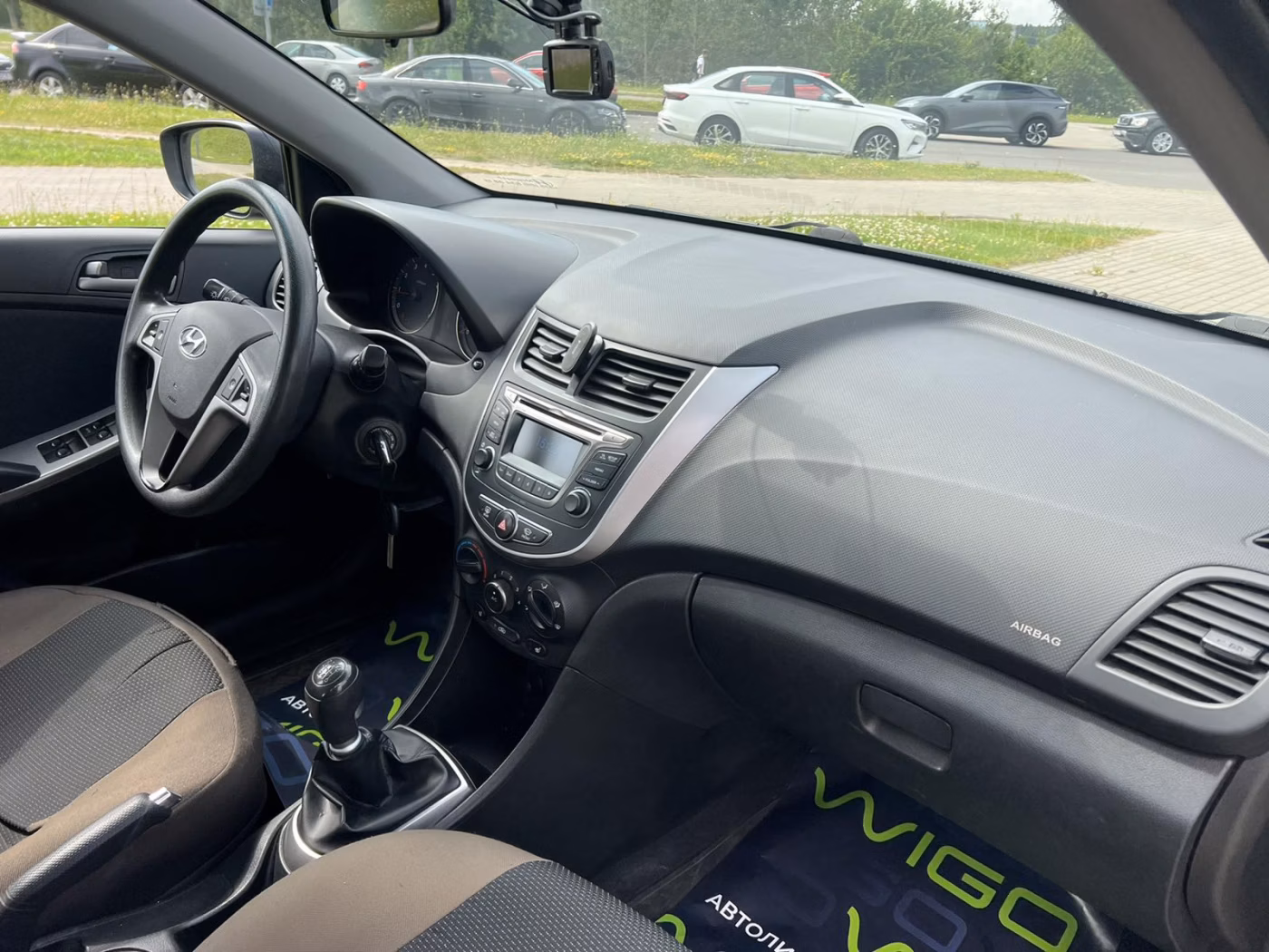 Hyundai Solaris фото 10