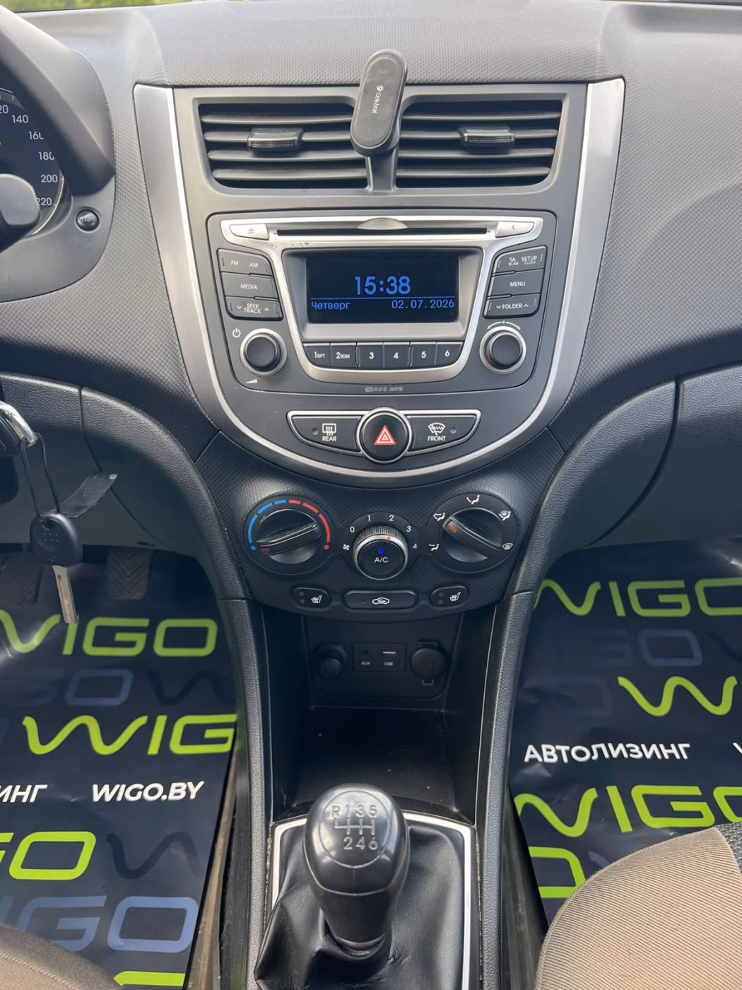 Hyundai Solaris фото 12