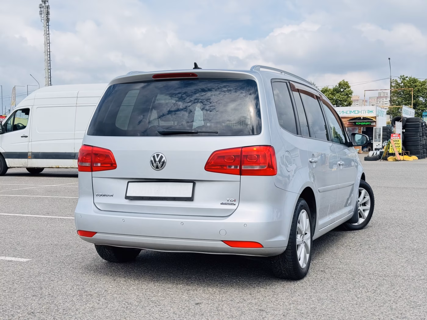 Volkswagen Touran фото 2