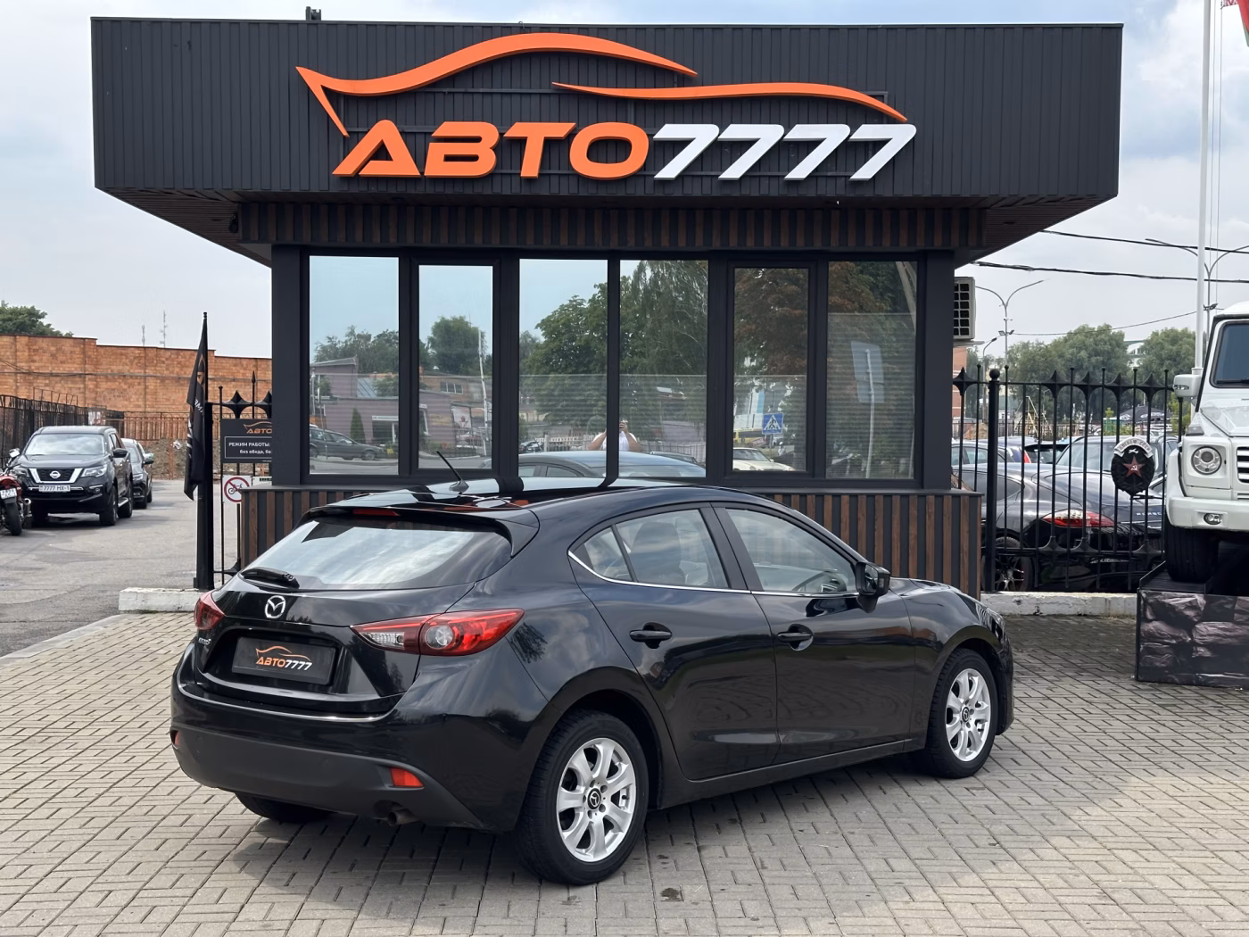Mazda 3 фото 2