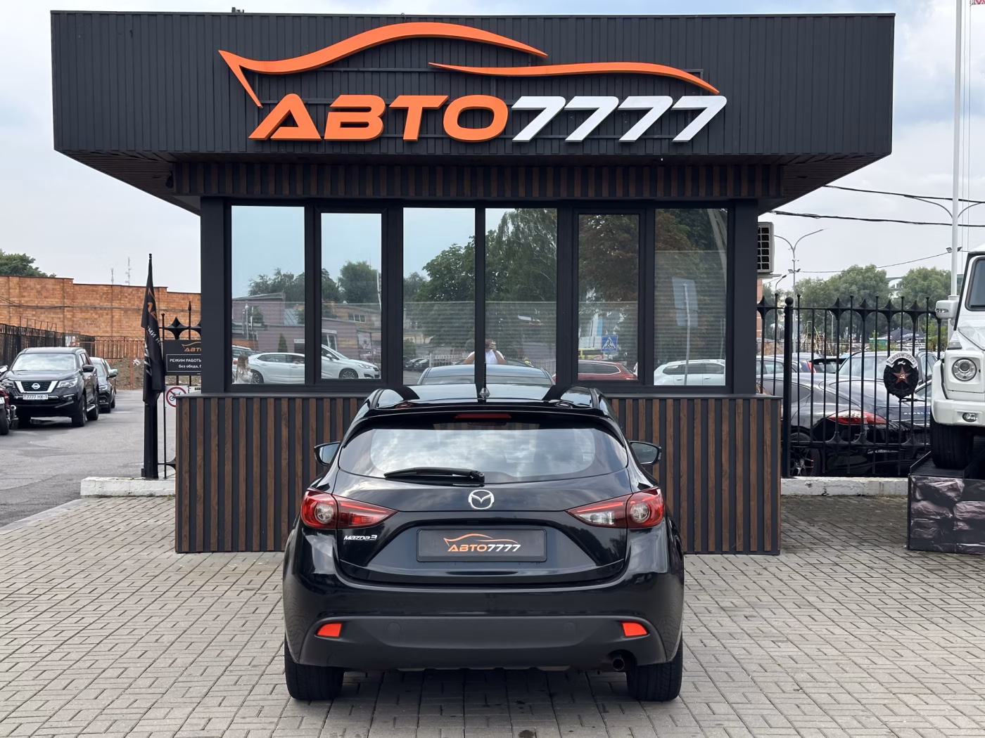 Mazda 3 фото 3