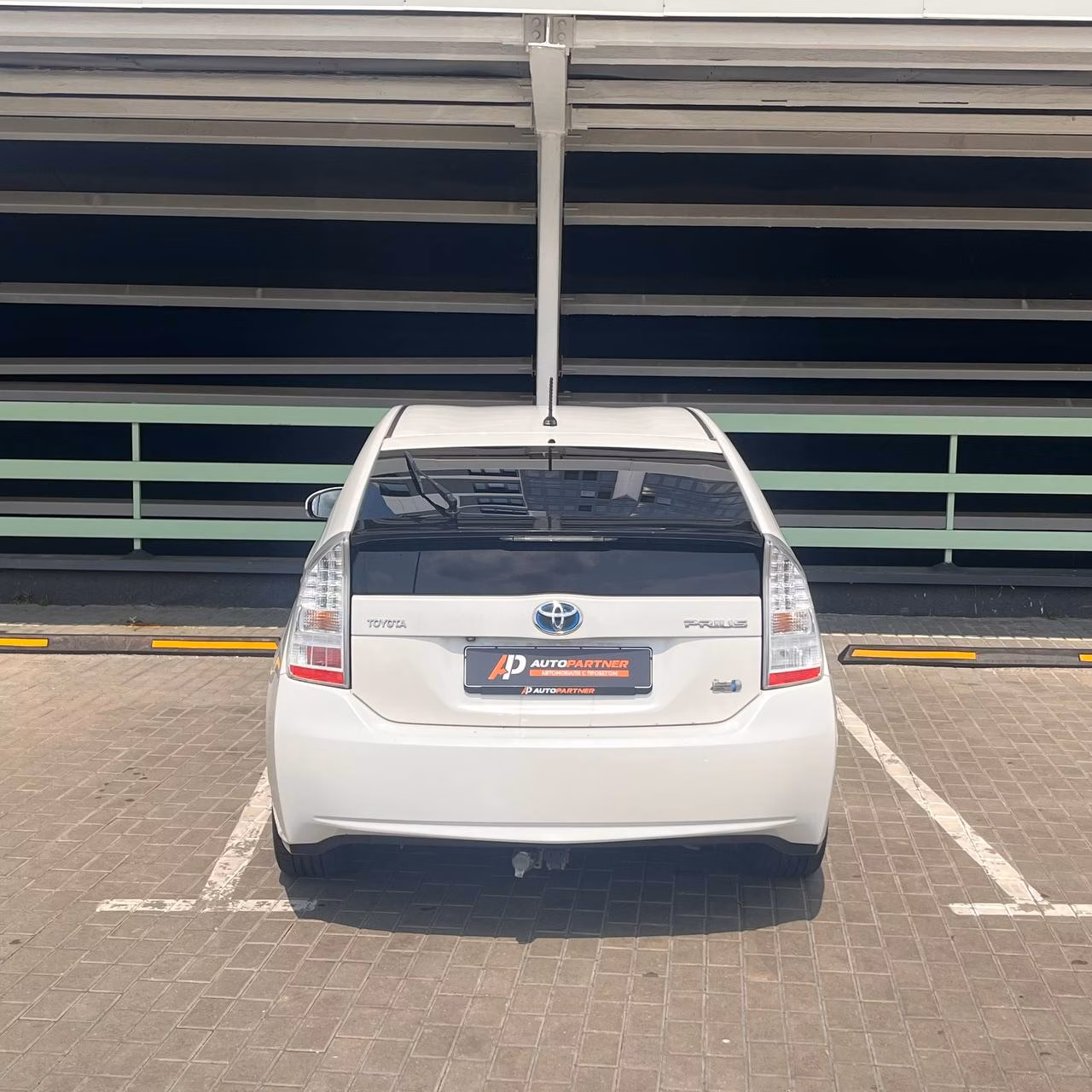 Toyota Prius фото 6