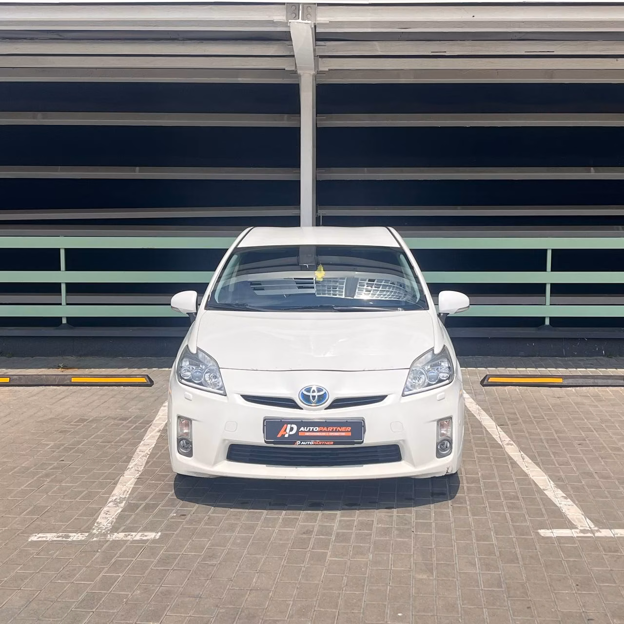 Toyota Prius фото 3