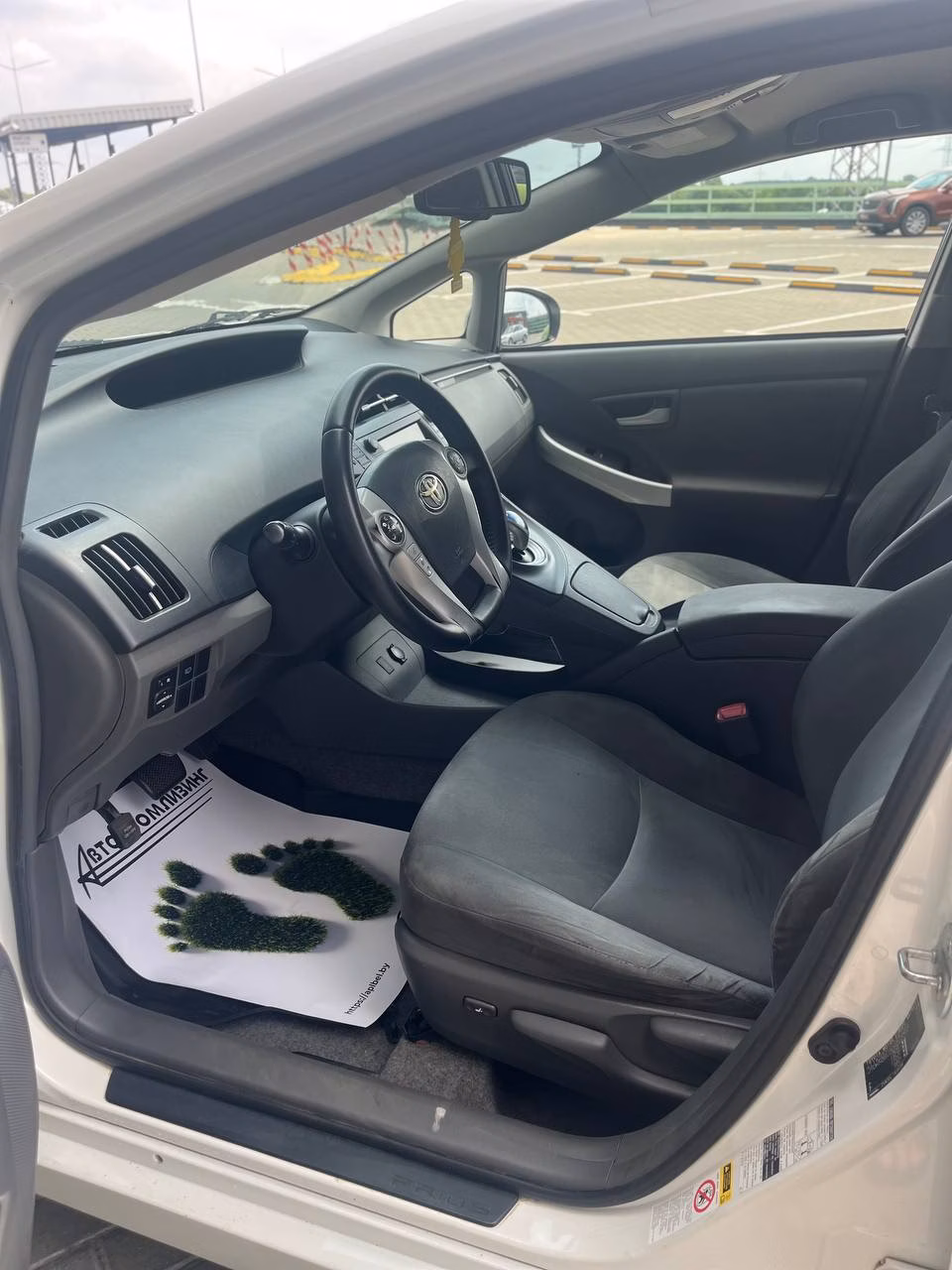 Toyota Prius фото 7