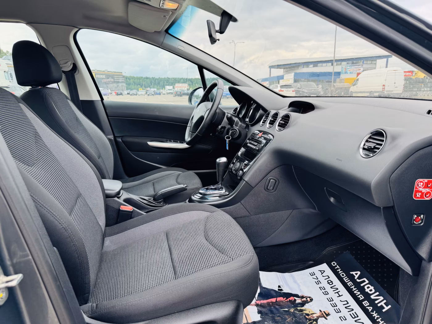 Peugeot 408 фото 9