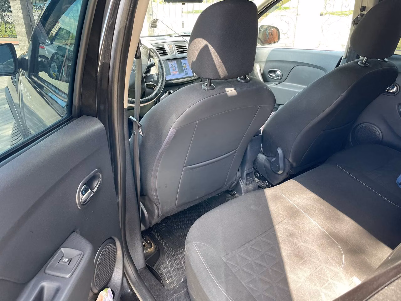 Renault Sandero фото 10
