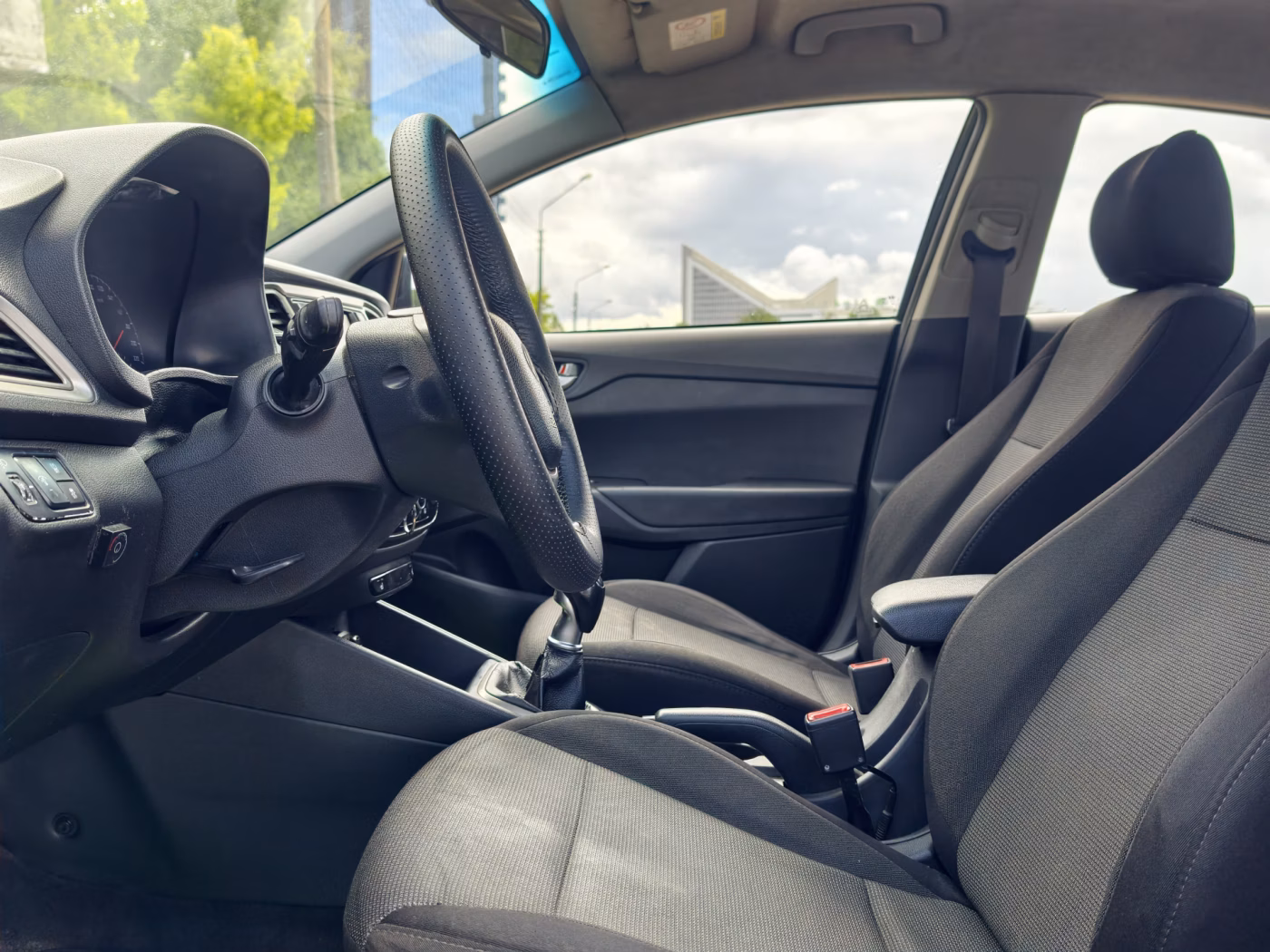 Hyundai Accent фото 10