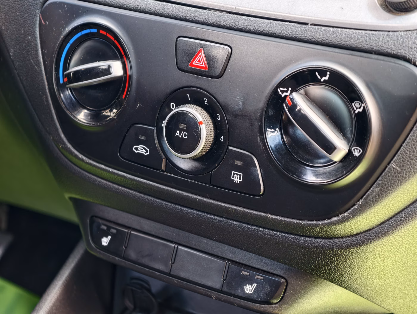 Hyundai Accent фото 19