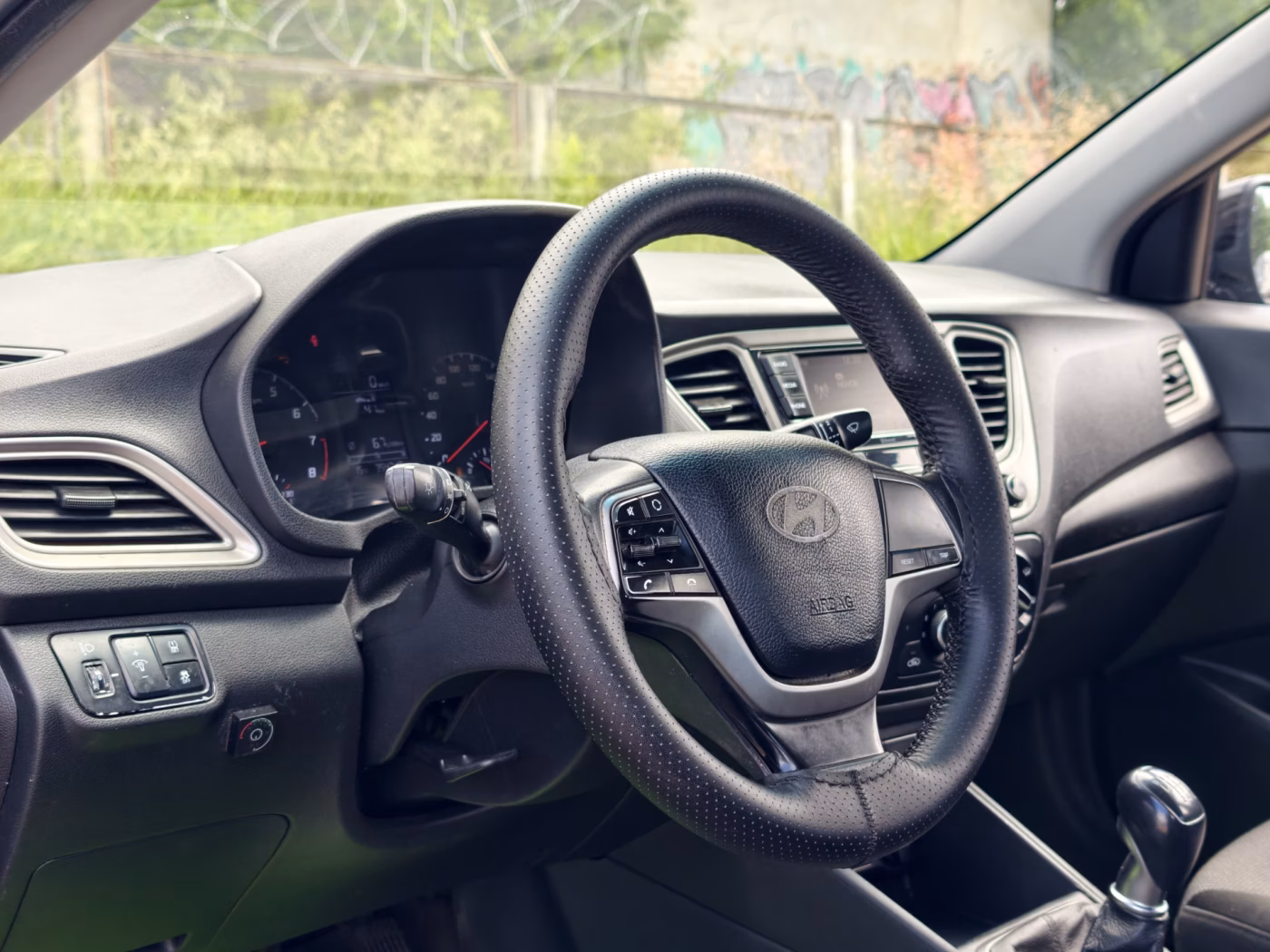 Hyundai Accent фото 9