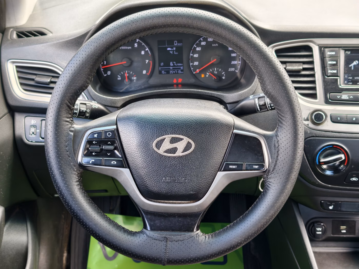 Hyundai Accent фото 16