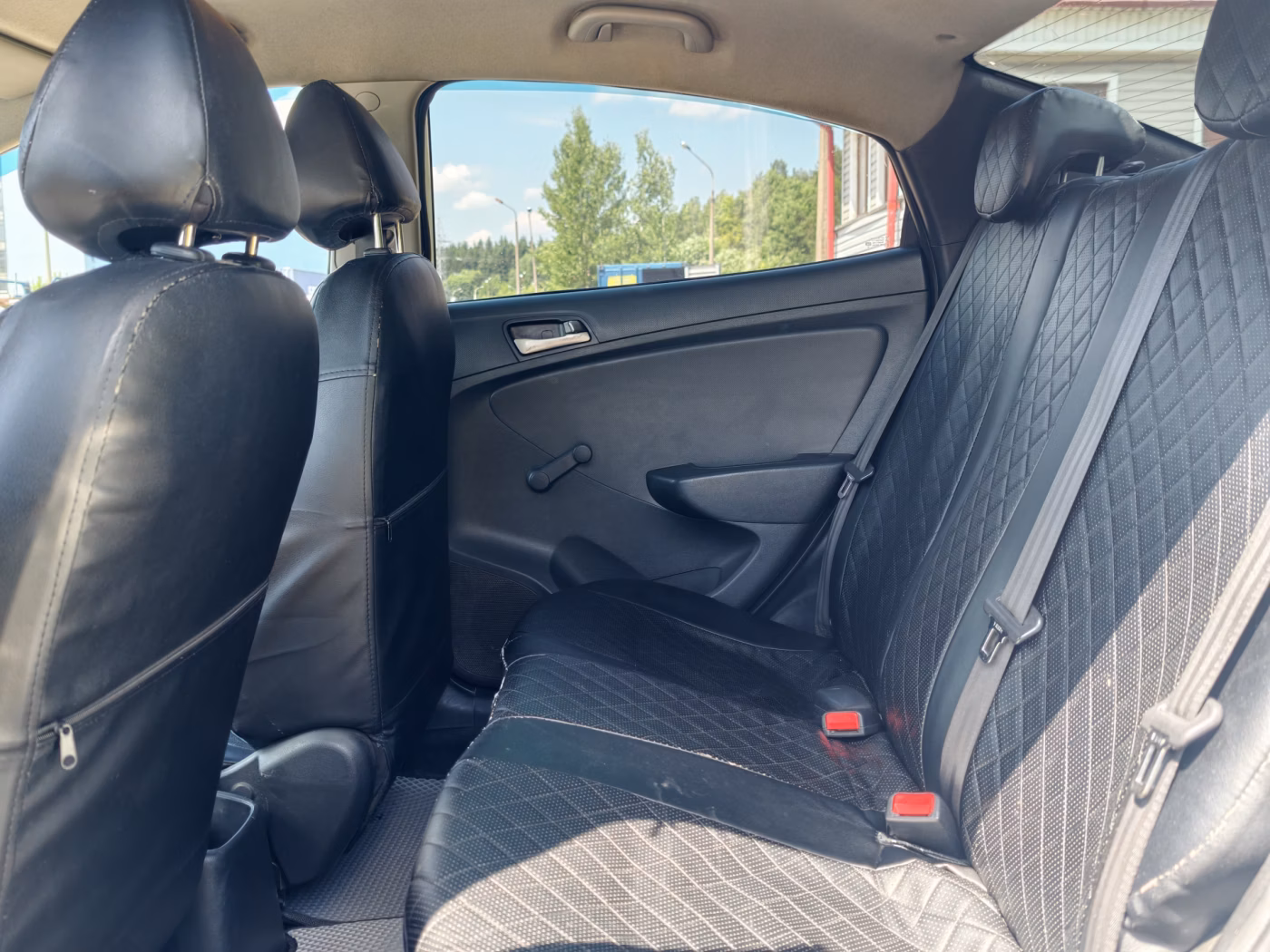 Hyundai Solaris фото 11