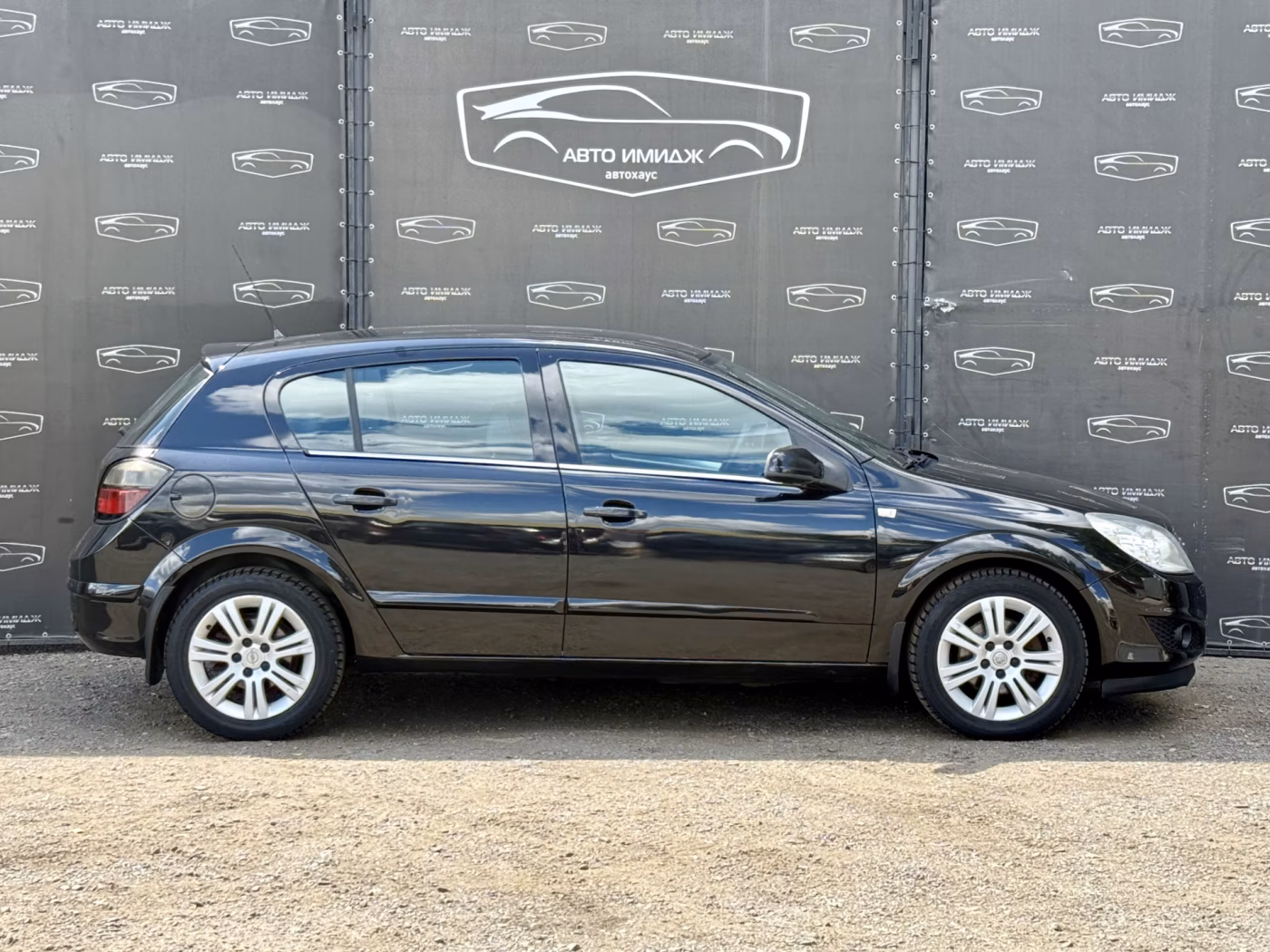 Opel Astra фото 8