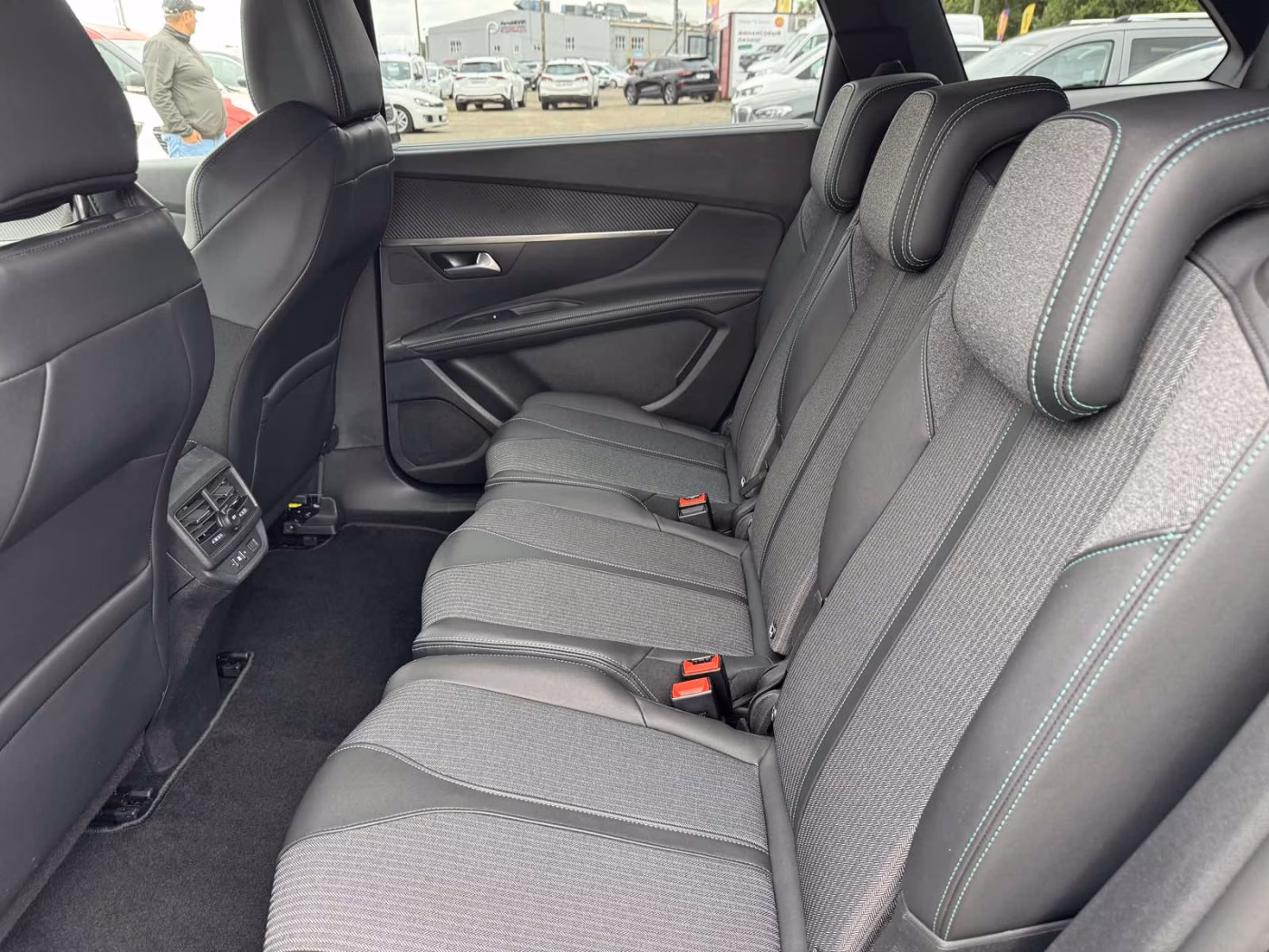 Peugeot 5008 фото 12