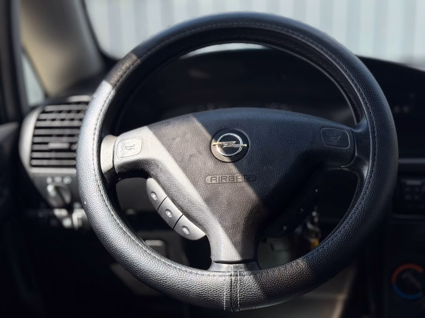 Opel Zafira фото 12