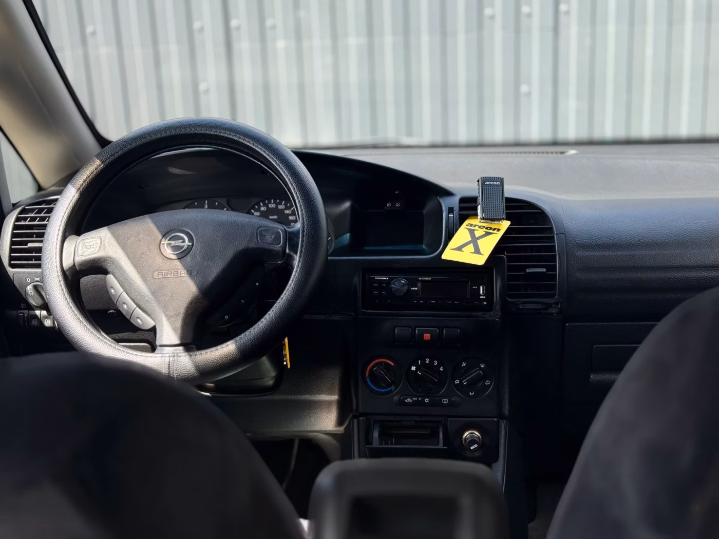 Opel Zafira фото 11