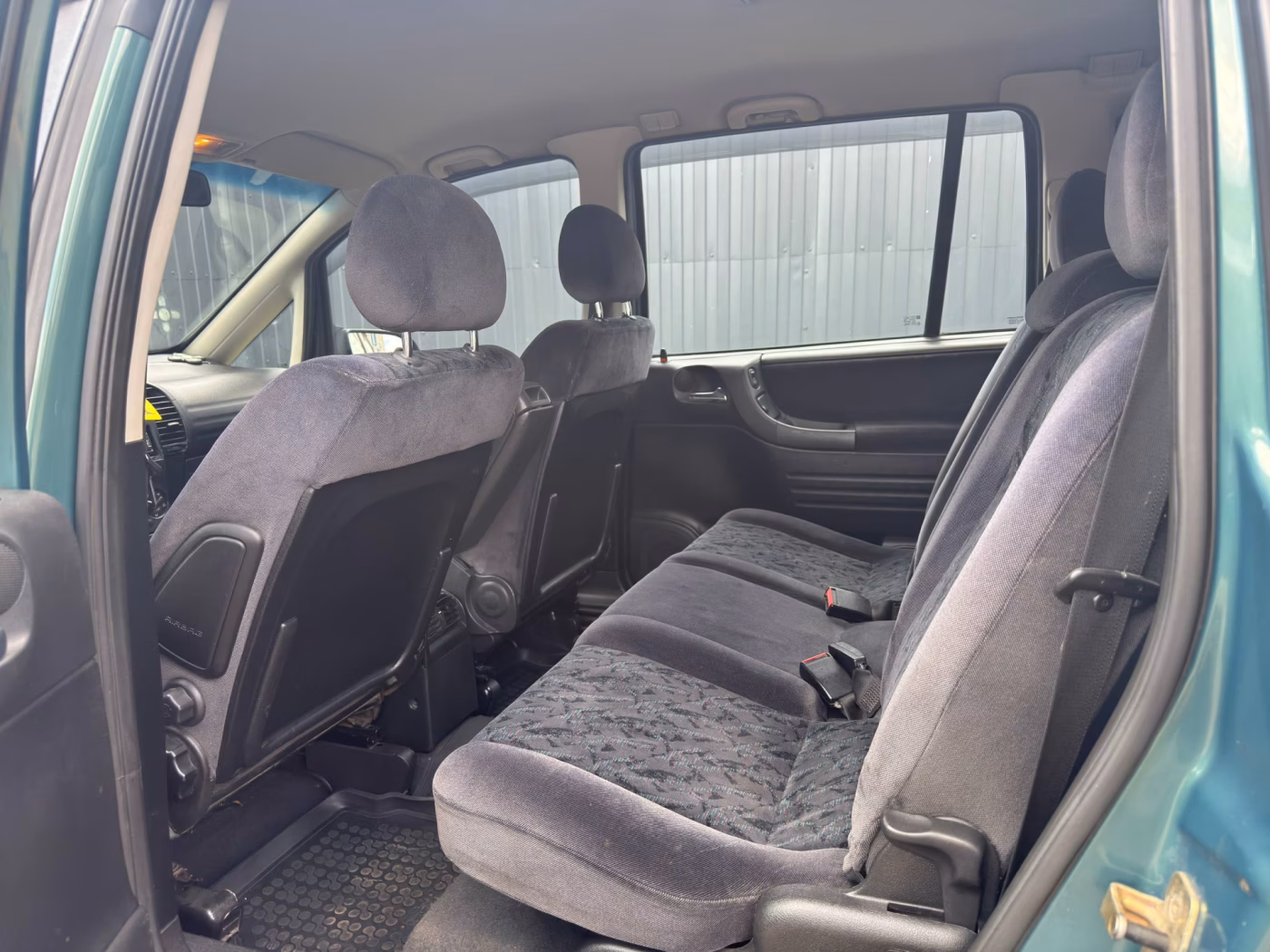Opel Zafira фото 10