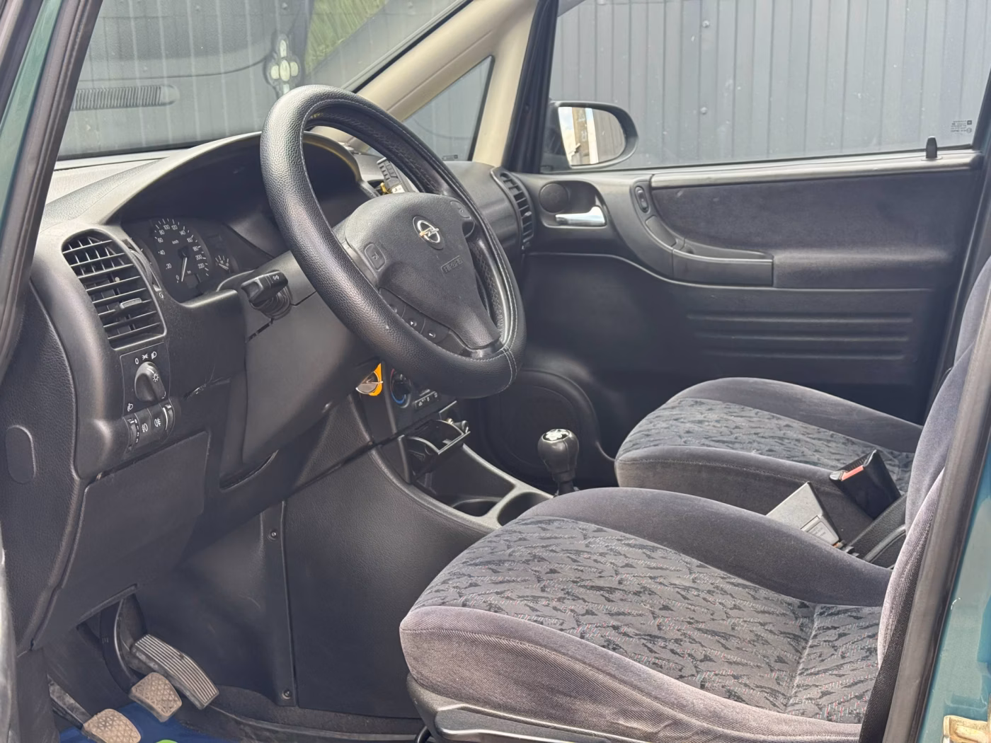 Opel Zafira фото 9