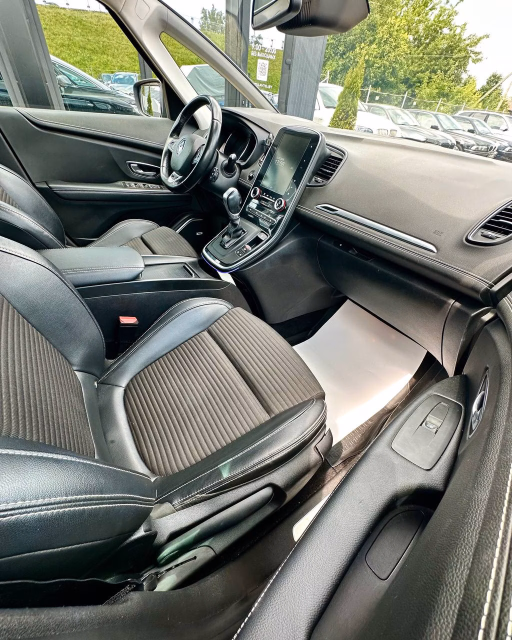 Renault Grand Scenic фото 12