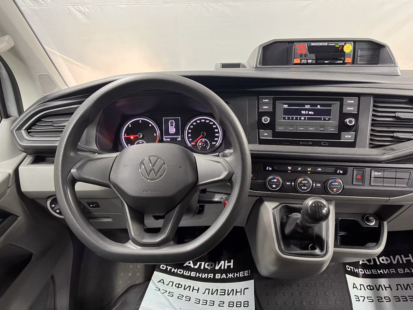 Volkswagen Caravelle фото 15