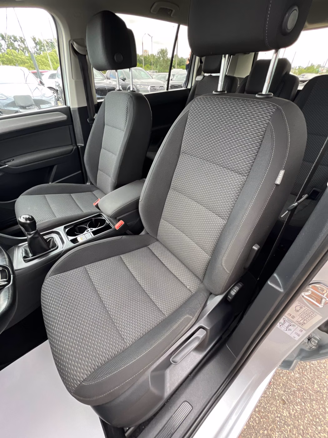 Volkswagen Touran фото 10