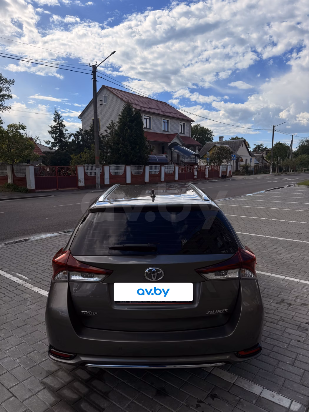 Toyota Auris фото 6