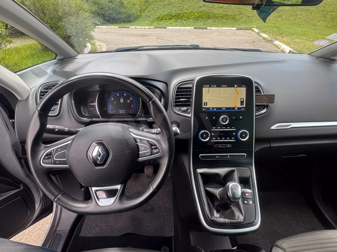 Renault Grand Scenic фото 14
