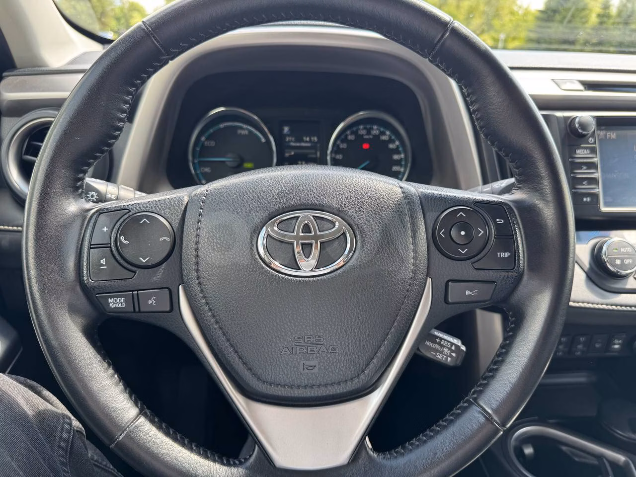 Toyota RAV4 фото 11