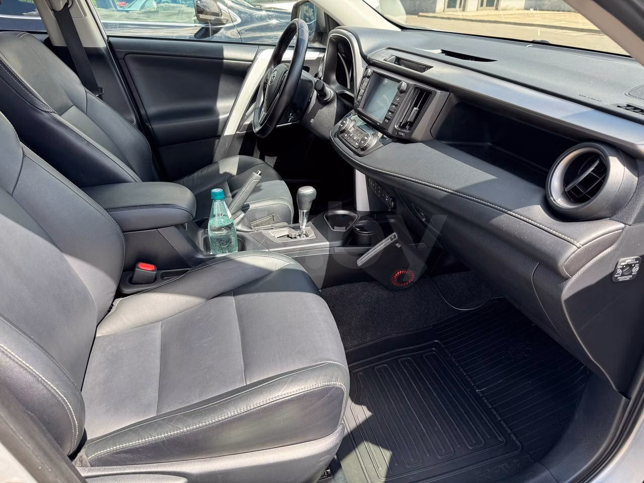 Toyota RAV4 фото 17