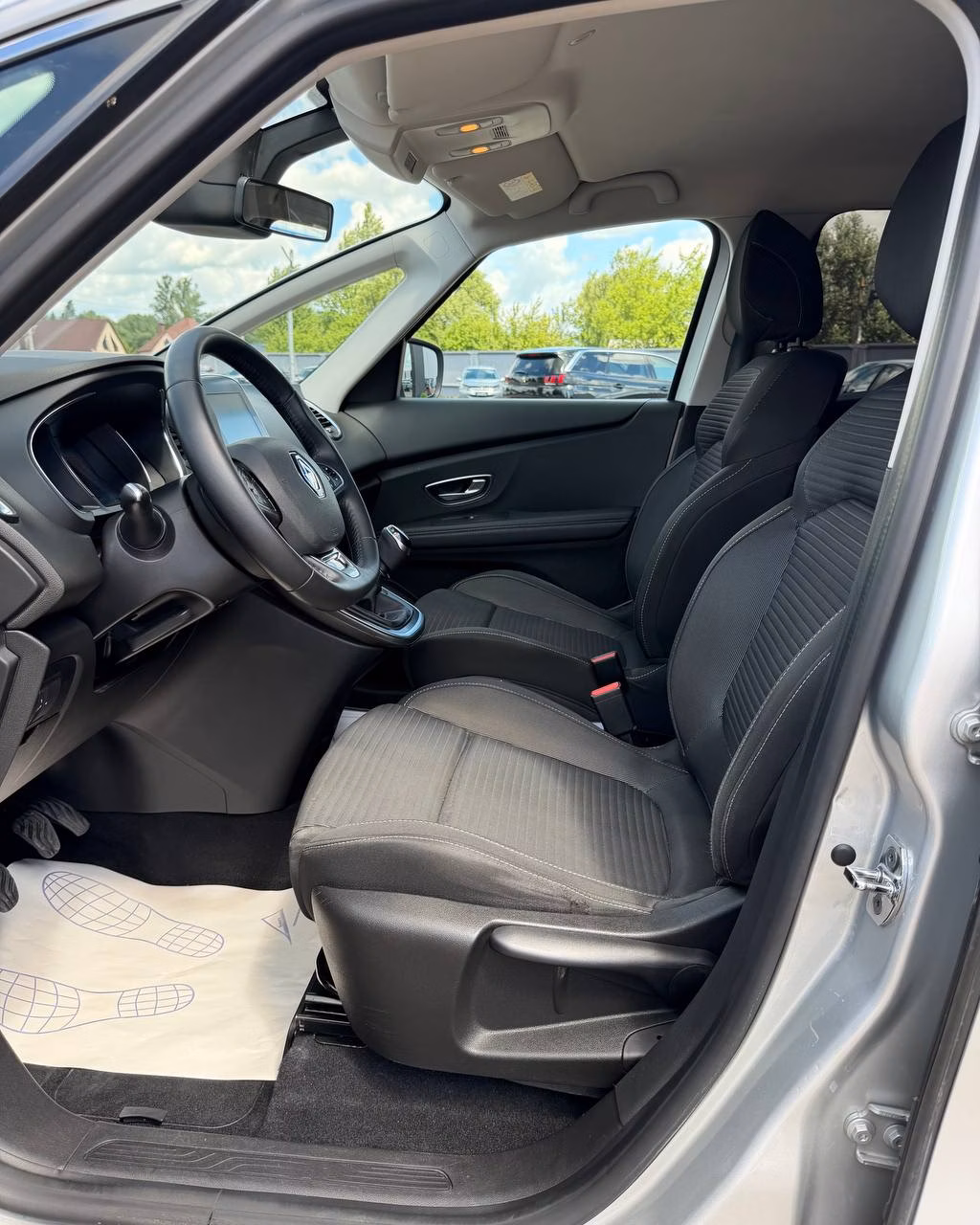 Renault Grand Scenic фото 10