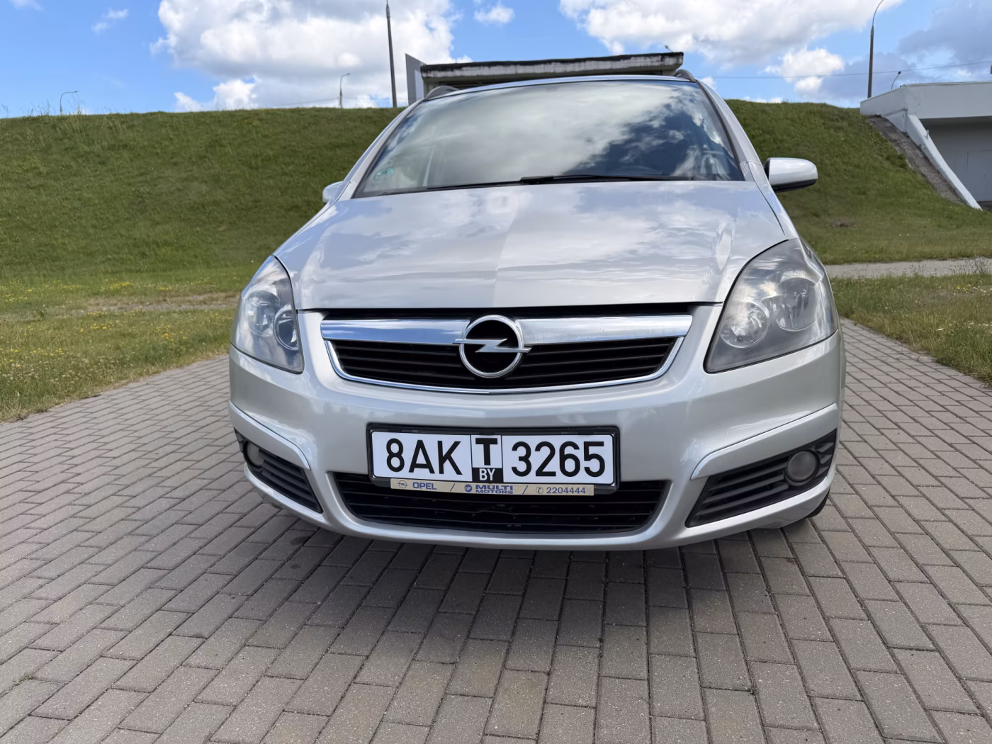 Opel Zafira фото 3