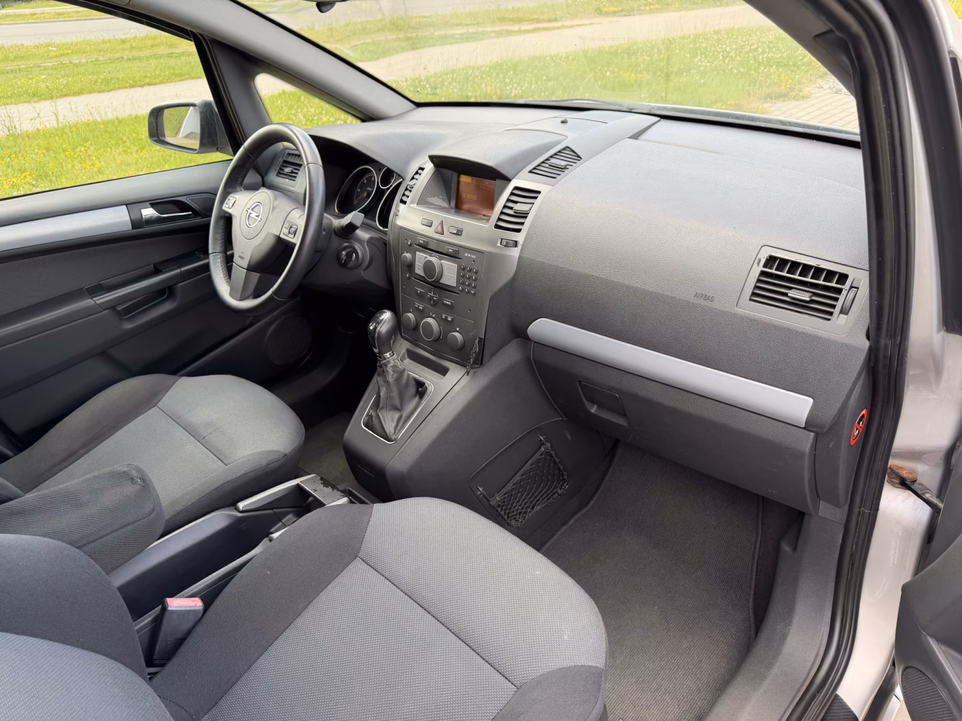 Opel Zafira фото 11