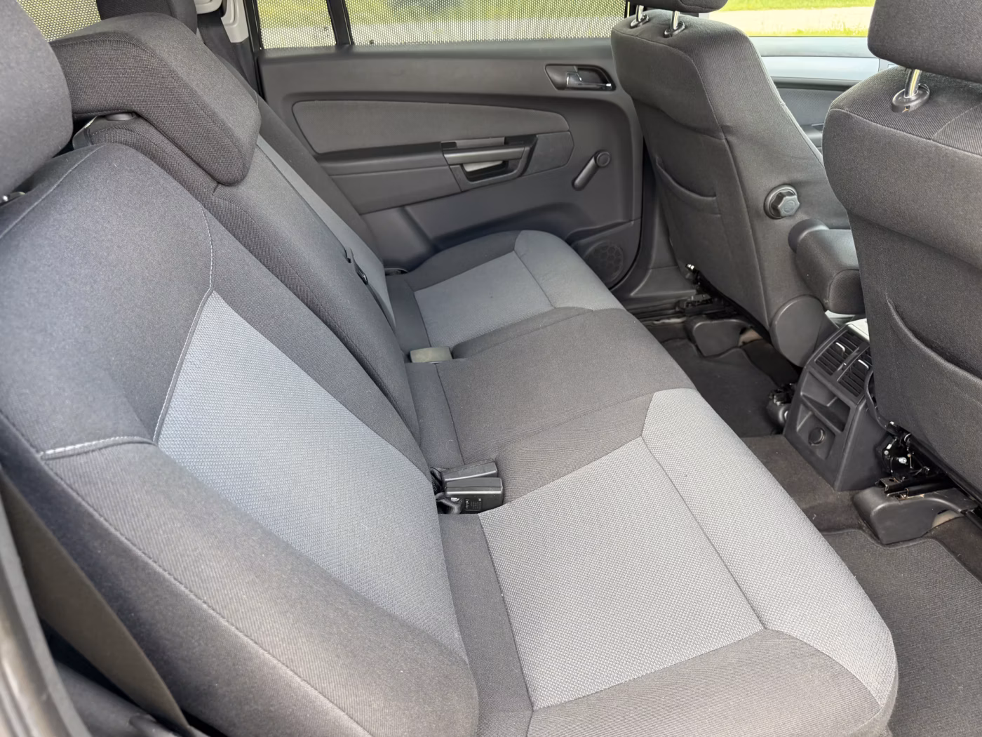 Opel Zafira фото 13