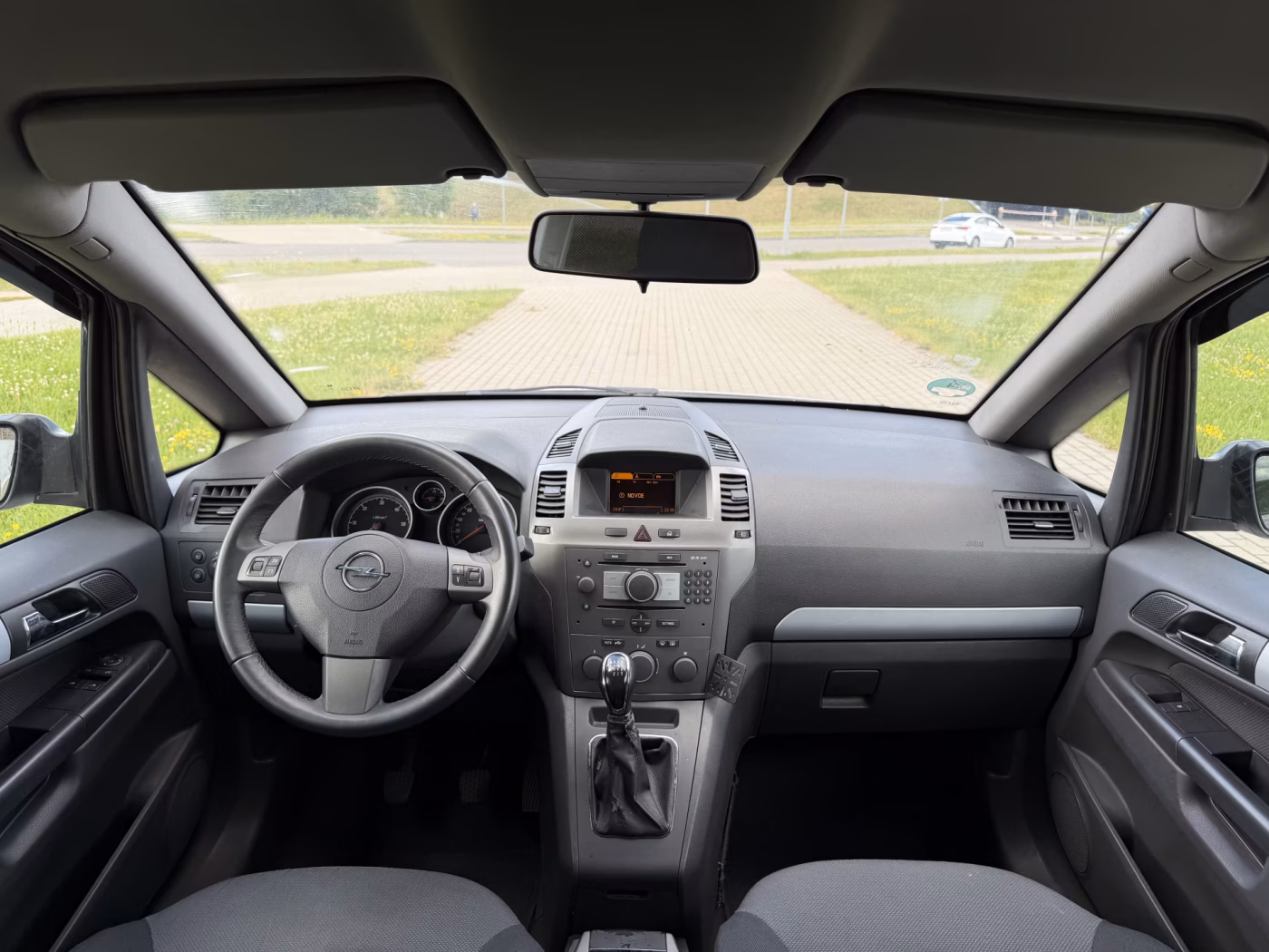 Opel Zafira фото 18