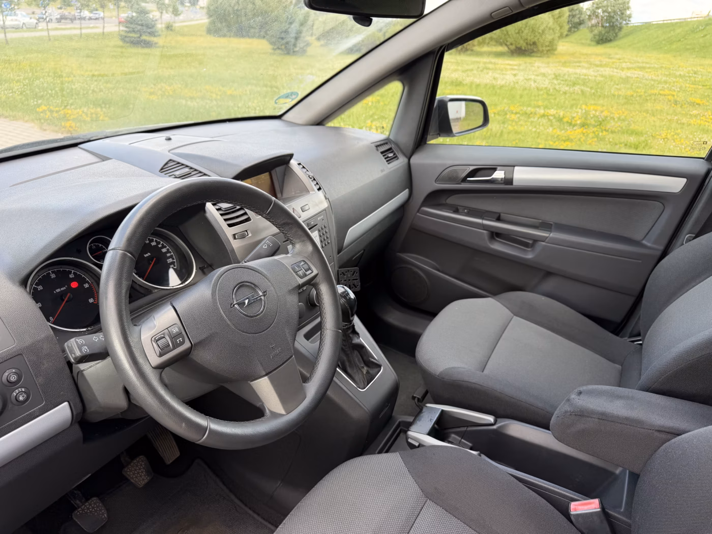Opel Zafira фото 14
