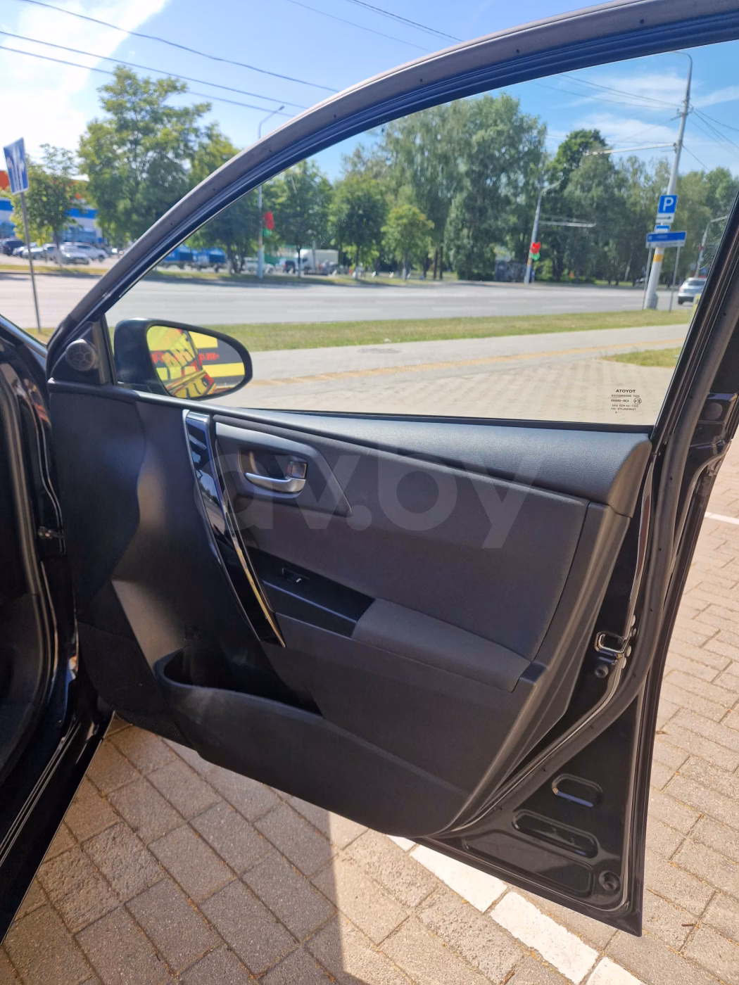 Toyota Auris фото 9