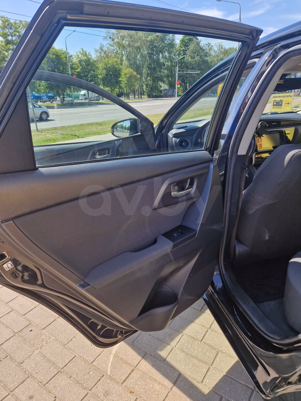 Toyota Auris фото 15