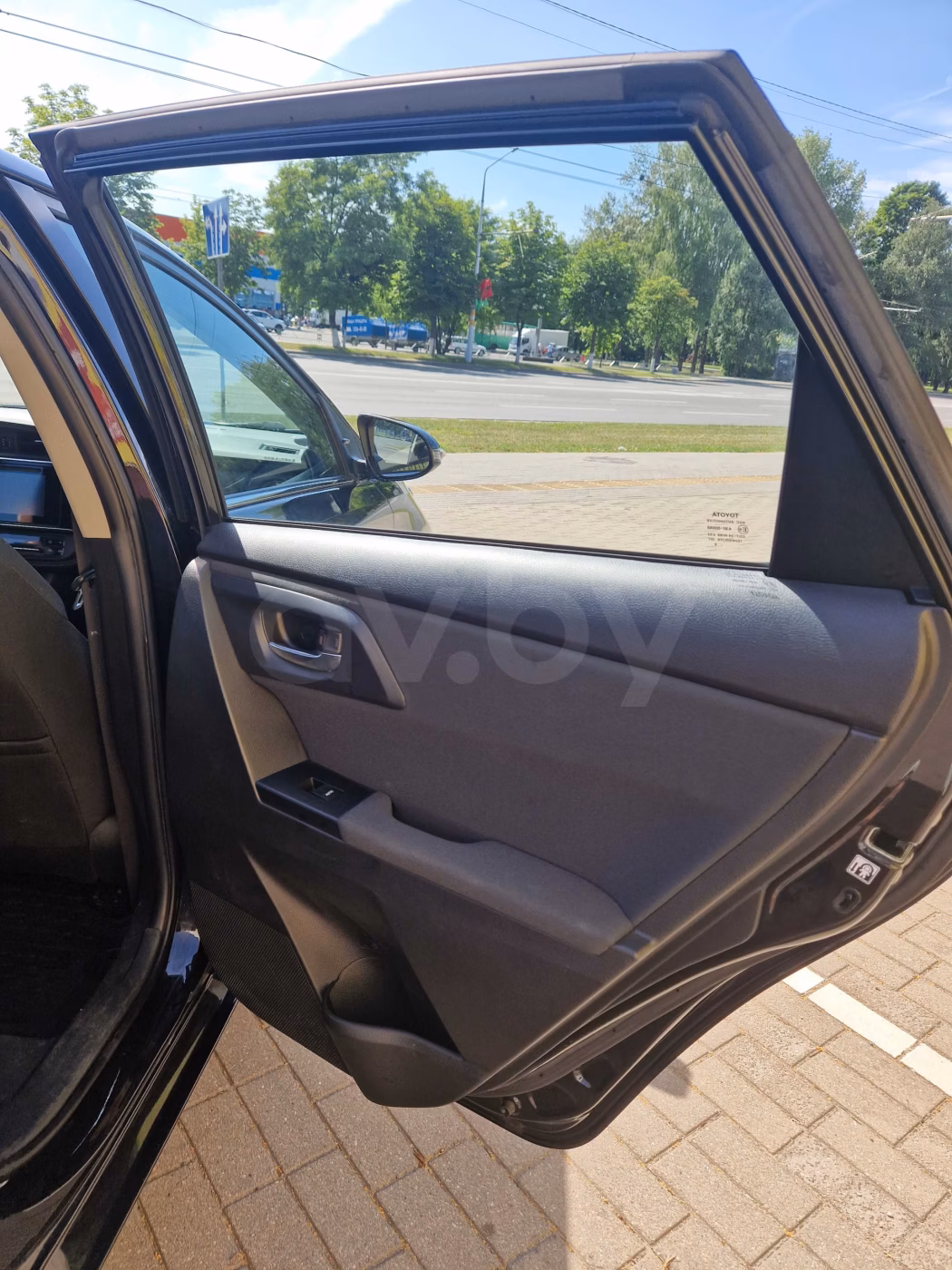 Toyota Auris фото 13