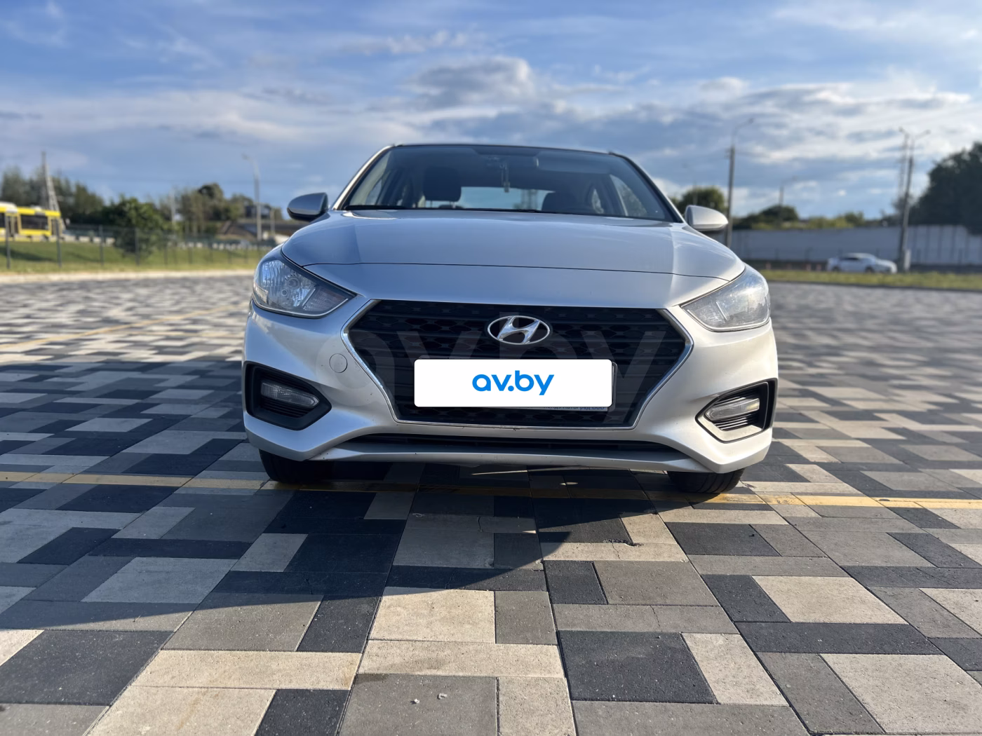 Hyundai Accent фото 3