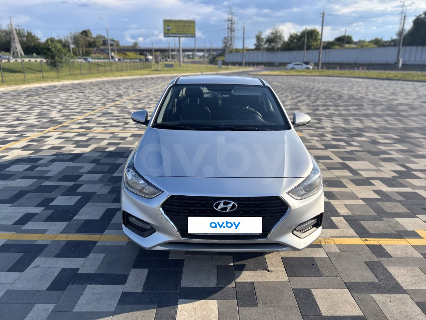 Hyundai Accent фото 9