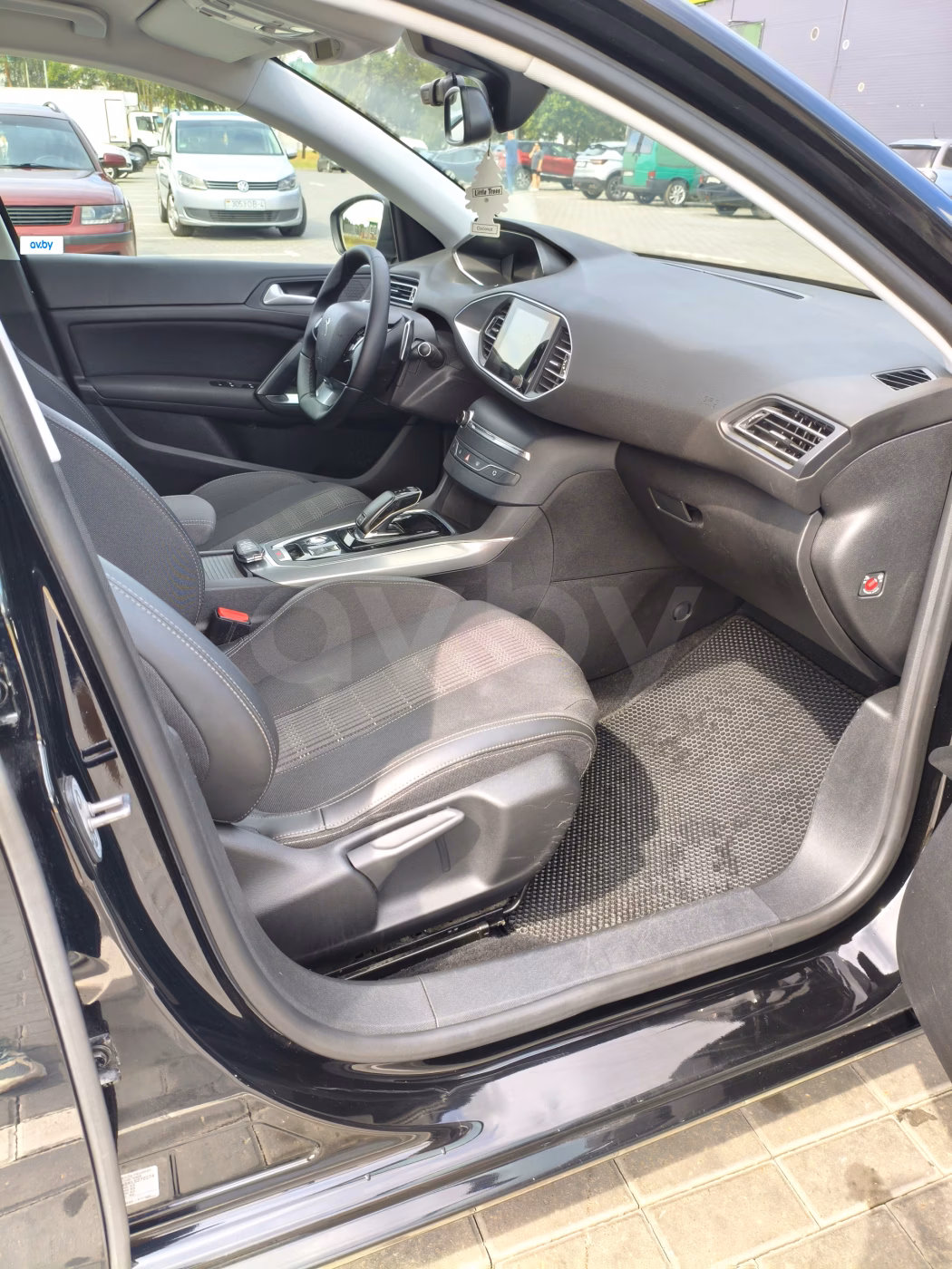 Peugeot 308 фото 16