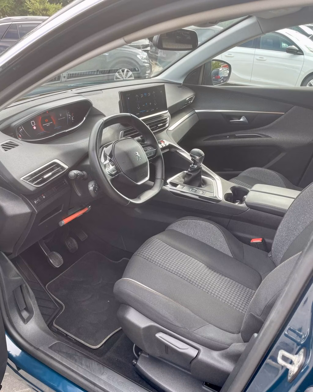 Peugeot 5008 фото 7