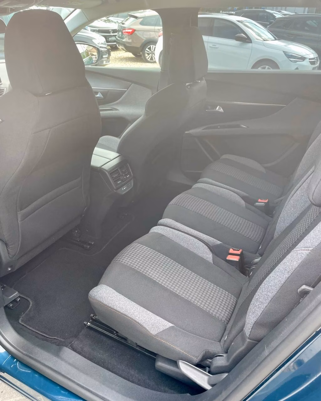 Peugeot 5008 фото 9