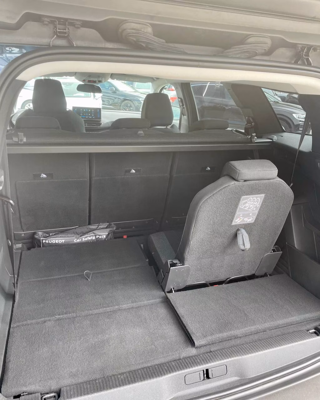 Peugeot 5008 фото 10